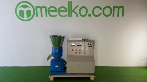 Imagen del producto relacionado Peletizadora Eléctrica MKFD260C 260 mm para Alimento Balanceado - La MKFD260C es una peletizadora eléctrica de 260 mm y 15 kW que produce 550 a 700 kg/h de alimento balanceado en pellets. Pr…