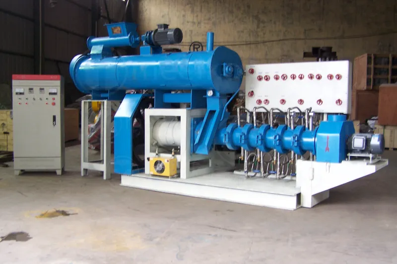 Imagen 3 del producto Extrusora de Alimento para Gatos MKEW120B, 700-780 kg/h - Extrusora MKEW120B para croquetas de alimento para gatos, con 55 kW y una capacidad de 700 a 780 kg/h. Sirve para moldear ce…