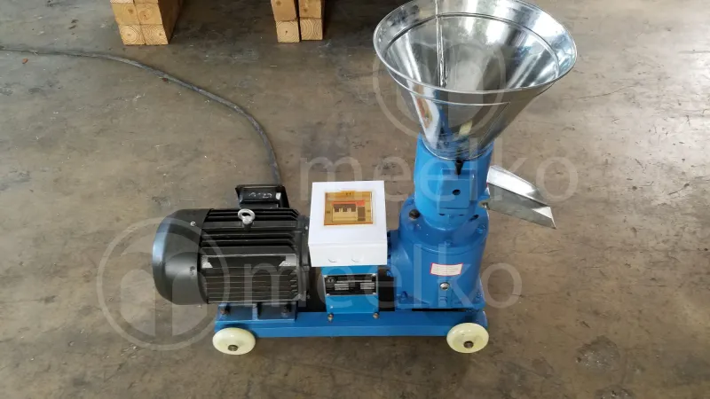 Imagen 5 del producto Peletizadora Eléctrica MKFD120B de 120 mm y 2.2–3 kW - La MKFD120B es el modelo más compacto de la línea, con matriz de 120 mm y motor de 2.2 a 3 kW. Es ideal para pequeñas produc…